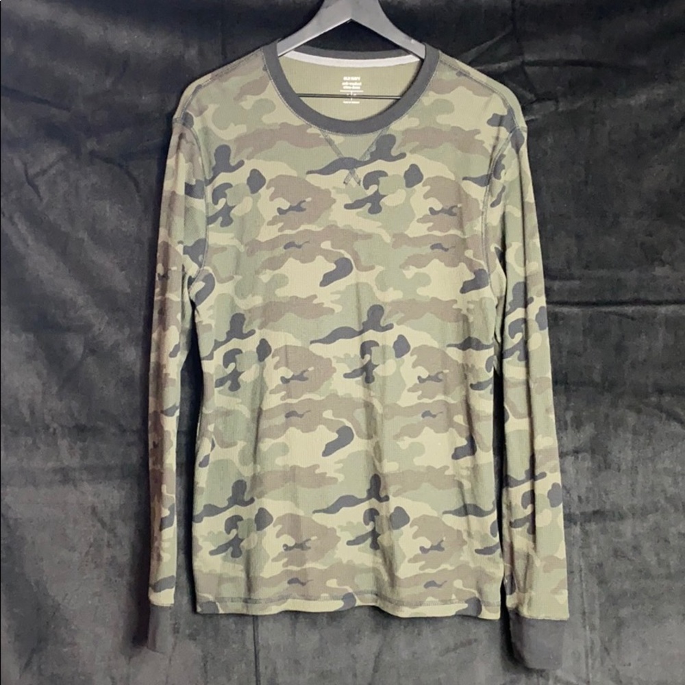 Old  Navy camo thermal long sleeved shirt